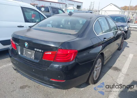 2013 BMW 528I xDrive z USA, uszkodzony, nr VIN WBAXH5C56DD109005